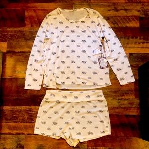 Bear Paw pajama bear ivory cream long sleeve lounge set! Size medium! NWT!